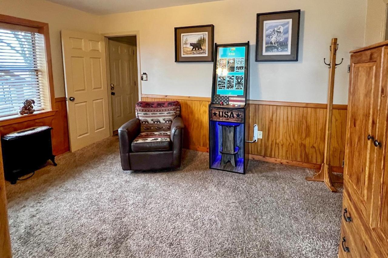 Smoky Mountain Retreat With Hot Tub, Arcade Games Villa Pigeon Forge Exterior foto